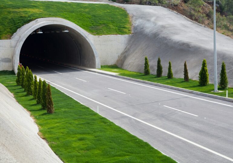 The translation of the provided text is: The builder of the most expensive section of the Transylvania Highway has been designated: The stretch will feature the longest tunnel on a highway in Romania