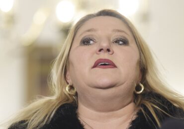 Diana Șoșoacă s-a dus la Davosul lui Putin. A apărut alături de fugara Marina Tauber, căutată internațional