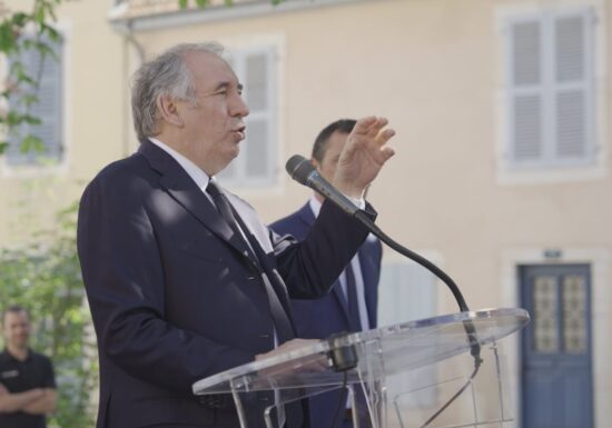 Prim-ministrul Franței: Trump distruge ordinea internațională în fața unor europeni uluiți