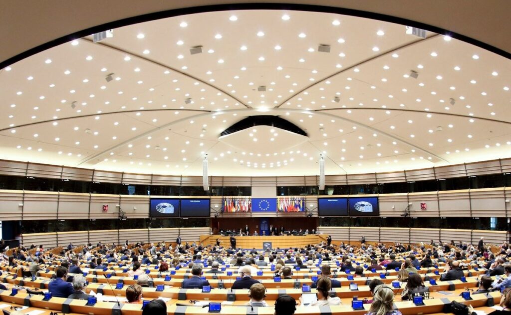 Parlamentul European renunță la Google în favoarea unui motor de căutare francez