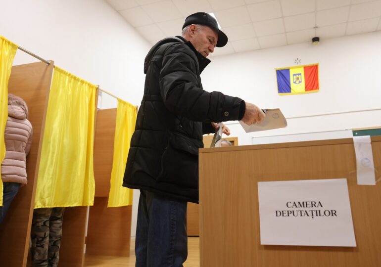 The Guardian: România votează pe fondul acuzațiilor de interferență rusă