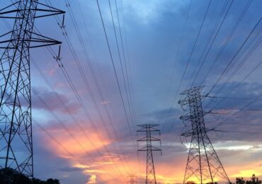 România, pe primul loc în UE la povara reală a prețului energiei electrice. Cum am ajuns aici și ce soluții reale există să scadă prețul