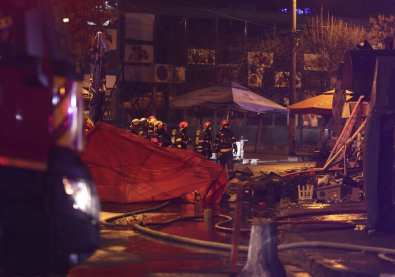 Incendiu puternic la mai multe magazine din Piața Matache din Capitală. A fost emis mesaj RO-Alert (Foto)