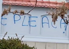 Gardul de la Palatul Cotroceni a fost vandalizat. Mesajul transmis lui Iohannis (Video)