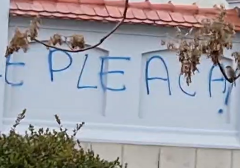 Gardul de la Palatul Cotroceni a fost vandalizat. Mesajul transmis lui Iohannis (Video)