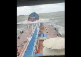 Alertă în Marea Neagră: Scurgeri de petrol, după ce două nave rusești au fost avariate