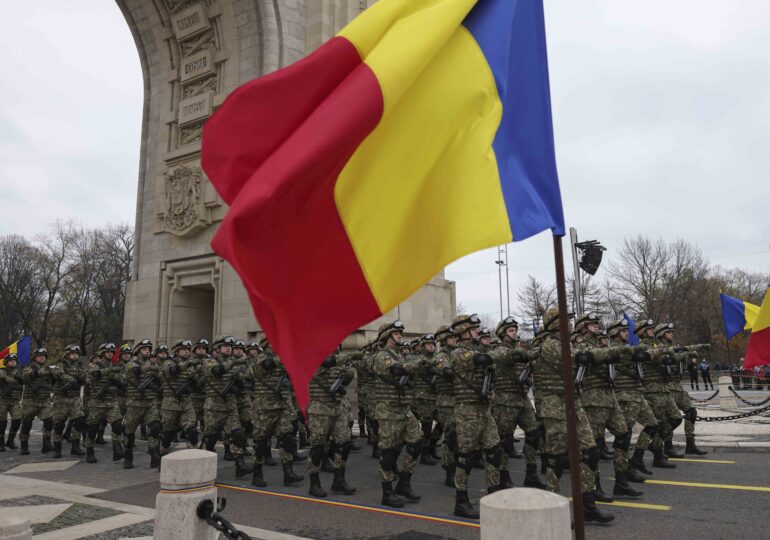 Parada militară de la Arcul de Triumf în cele mai inedite imagini (Galerie foto&Video)