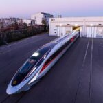 Chinezii au făcut un tren care „zboară” cu 450 km/h – record mondial (Video)