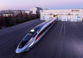 Chinezii au făcut un tren care "zboară" cu 450 km/h - record mondial (Video)