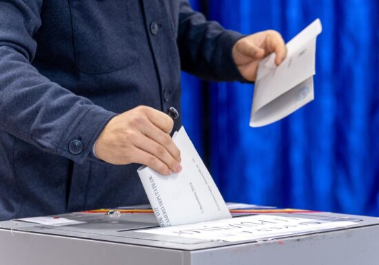 Rezultate finale alegeri prezidențiale 2025: Simion câștigă detașat. Nicușor Dan, la peste 86.000 de voturi distanță de Crin Antonescu (Harta votului)