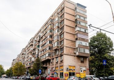 Un bloc din București a fost evacuat după apariția unei crăpături între etaje