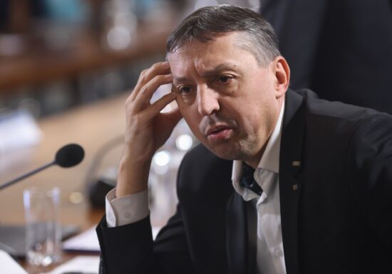 Mesajul unui profesor pentru Daniel David: Distrugeți și ultima pâlpâire a educației. Soluțiile dumneavoastră sunt rupte de realitatea imediată
