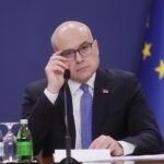 După trei luni de proteste masive, premierul Serbiei și-a dat demisia