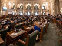 Conducerea Senatului analizează reducerea schemei de personal