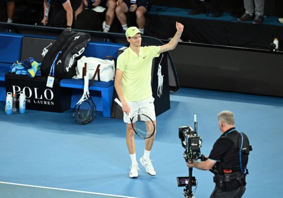 Jannik Sinner câștigă din nou Australian Open după o finală dominată autoritar