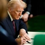 În prima zi plină la Casa Albă, Trump a pus în aplicare una dintre expresiile sale preferate: „Ești concediat”. A dat afară peste 1.000 de persoane