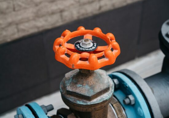 Durabilă, accesibilă și regenerabilă: Europa caută autonomie energetică în contextul noilor crize globale