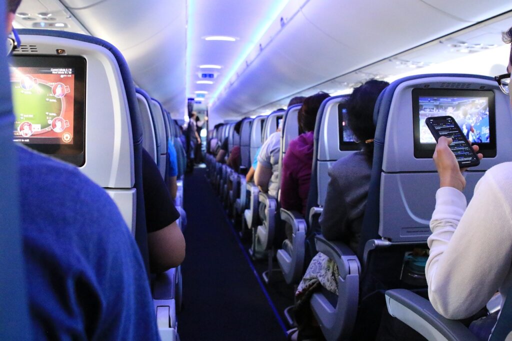 UE schimbă regulile pentru companiile aeriene. Ce drepturi vor avea pasagerii