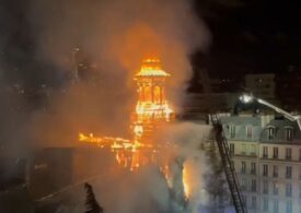 Incendiu violent la o primărie din Paris. Risc de prăbușire pentru turla de 36 de metri (Video)