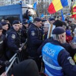 Fake news viralizat de tabăra Călin Georgescu: Un jandarm ar fi demisionat după ce și-a văzut părinții la protest