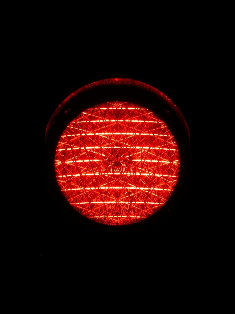 Red Light Reduces Blood Clot Risk: Effects of White and Blue Light Explained - News Directory 3