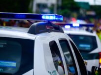 Focuri de armă în Sectorul 6 al Capitalei. Polițiștii îl caută pe cel care a tras într-o mașină parcată