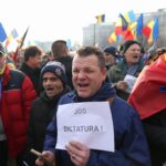 Protestul fanilor Georgescu de la CCR: Individul care a atacat mașina echipei Observator a fost reținut