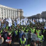 Mii de polițiști au protestat la București față de prevederile ordonanței trenuleț (Foto)