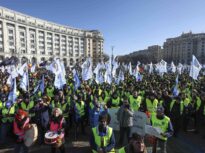 Mii de polițiști au protestat la București față de prevederile ordonanței trenuleț (Foto)