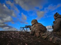 Ziua 1062 Fabrică de avioane în flăcări (Video) Generali arestați. Rușii recrutează femei. Avertisment din nord: Al Treilea Război Mondial a început deja