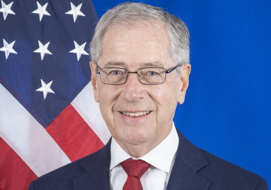 Fost ambasador al SUA la București: Europa trebuie să-l înfrunte pe Putin și să coopereze cu Trump. Ce spune despre dronele din apropierea României