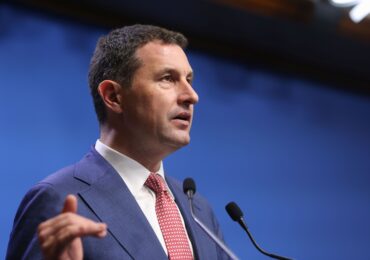 Guvernul a făcut contract de 19.000 de euro cu firma unde lucrează un consilier al Oanei Gheorghiu. Vicepremierul UDMR: Sunt total nesănătoase aceste lucruri