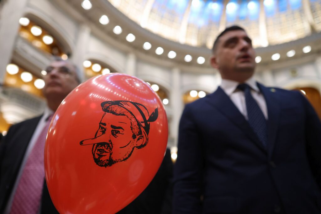 BUCURESTI - PARLAMENT - MOTIUNE DE CENZURA - 28 FE