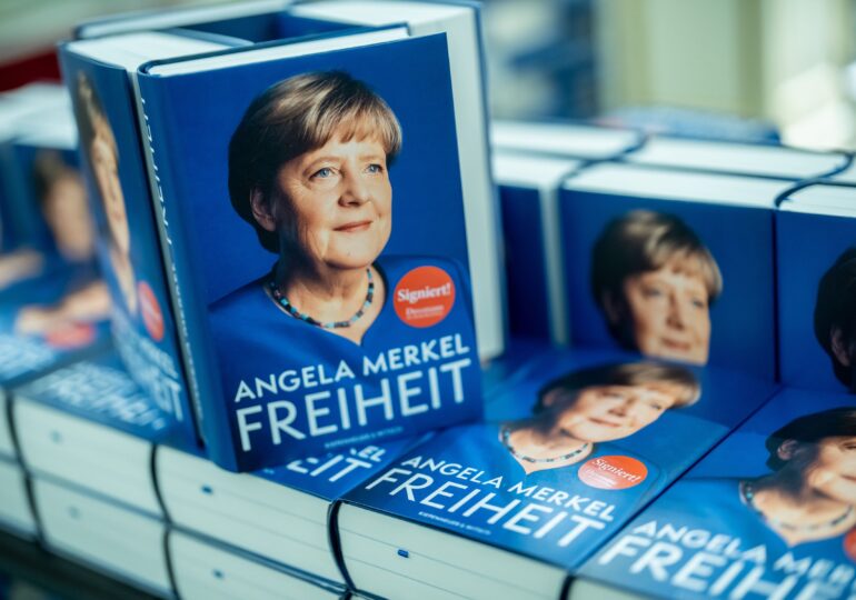 Zi istorică în Bundestag și o victorie pentru Angela Merkel