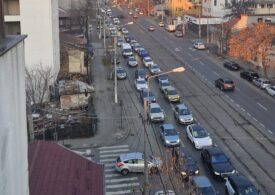 Cui pe cui se scoate? Deși trebuia să ajute, eliminarea unui semafor aproape a blocat traficul, pe o șosea din nordul Capitalei