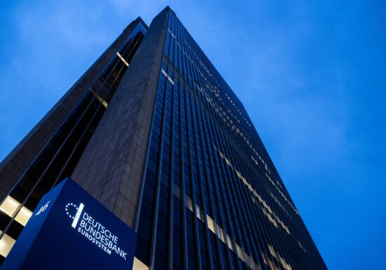 „Repatriați aurul!”. Economiști germani cer aducerea rezervelor de aur din SUA