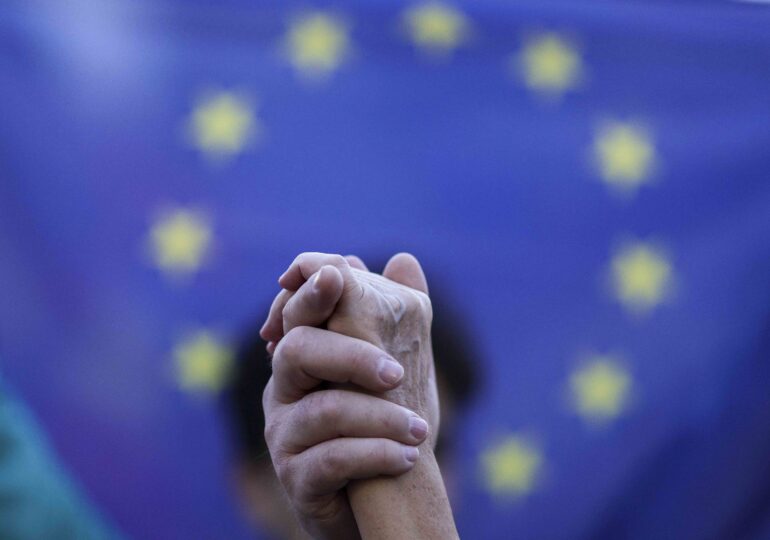 Europa pregătește răspunsul la războiul hibrid al Rusiei - atacuri cibernetice și exerciții militare surpriză