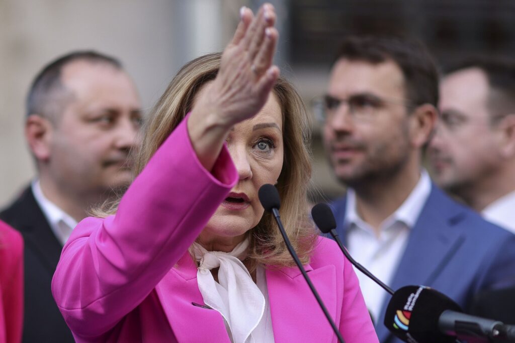 Elena Lasconi are un mesaj pentru Nicușor Dan: Nu mai ține cu lașitatea, deciziile vă aparțin