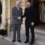 Zelenski a fost primit de regele Charles. BBC: Regele nu pare să aibă probleme cu ținuta lui Zelenski