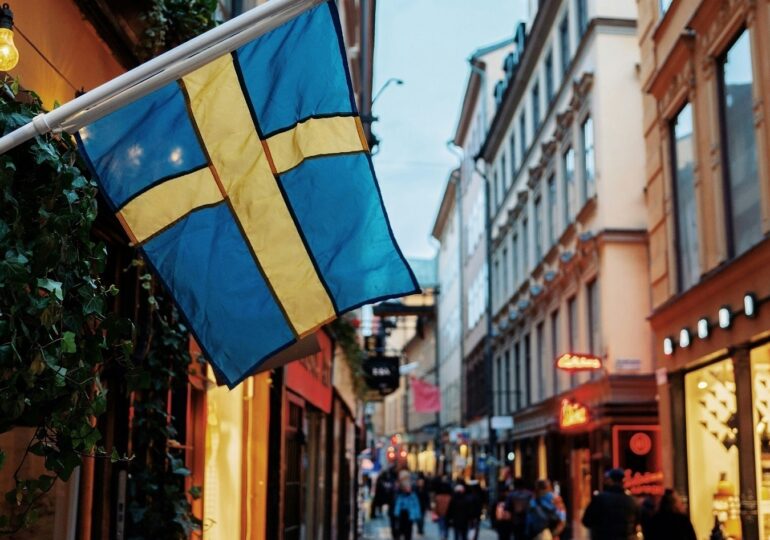 Life without money in your pocket, the end of a utopia: Why Swedes are returning to cash