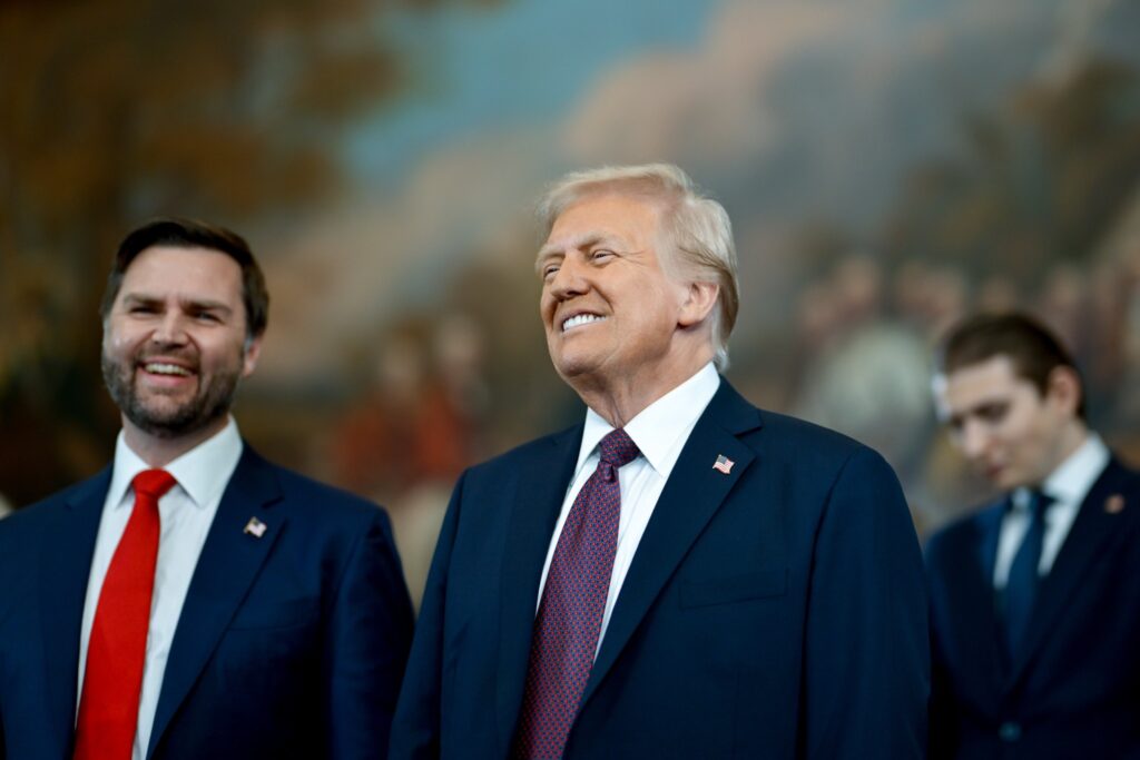 A fost nevoie de intervenția lui JD Vance pentru ca Senatul SUA să blocheze la limită rezoluția care i-ar fi tăiat lui Trump libertatea de a interveni în Venezuela