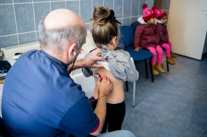 Scădere alarmantă a ratei de vaccinare pentru două vaccinuri esențiale. Principalele cauze și recomandări