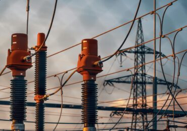 Guvernul a adoptat măsuri de siguranță pe piața energiei: Transelectrica poate limita consumul în caz de deficit. Ordinea de prioritate a măsurilor și consumatorii vizați