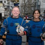 Sunita Williams și colegul ei, Barry Wilmore.