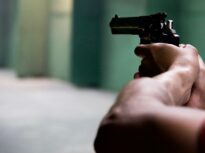 Bărbatul care a împușcat patru persoane în Lupeni, cercetat pentru tentativă de omor. Avea două ordine de protecție