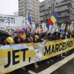 Câteva mii de oameni, la mitingul organizat de AUR. Georgescu și Simion au ținut discursuri. Au fost și câteva manifestări violente (Foto&Video)