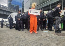 Nouă arestări la o reprezentanță Tesla din New York, în cadrul unor proteste la adresa lui Elon Musk (Foto & Video)