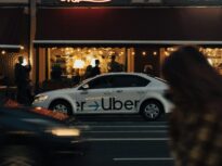 FT: Uber se extinde pe 7 noi piețe europene în domeniul livrării de mâncare, inclusiv în România