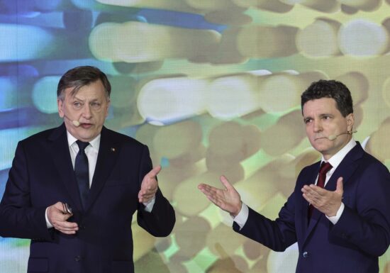 (P) Crin Antonescu îi dă o lecție de prezidențiabil lui Nicușor Dan în politică externă și economie