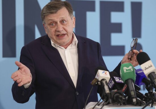 (P) Partidele din coaliția de guvernare și-au turat motoarele: mobilizare totală pentru Crin Antonescu în ultima săptămână de campanie